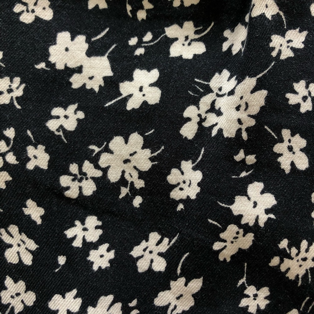 Brandy Melville floral black & white shorts - Picture 3 of 6